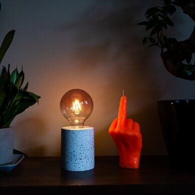 CandleHand - tikros rankos dydžio žvakė 2